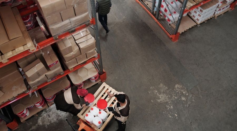 MANUTENTION DE MARCHANDISES