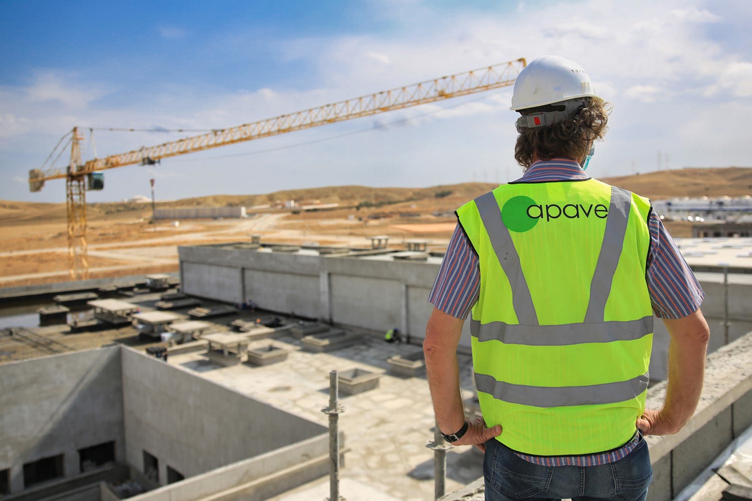 APAVE technician on a construction site